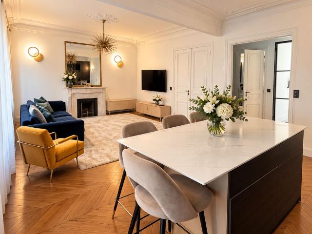 Magnificent luxury Haussmannian apartment – Avenue Daumesnil, Paris 12th, Paris Amsterdam Apartments for Rent