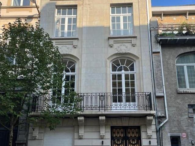 MAGNIFICENT MANSION IN CHATELAIN IXELLES