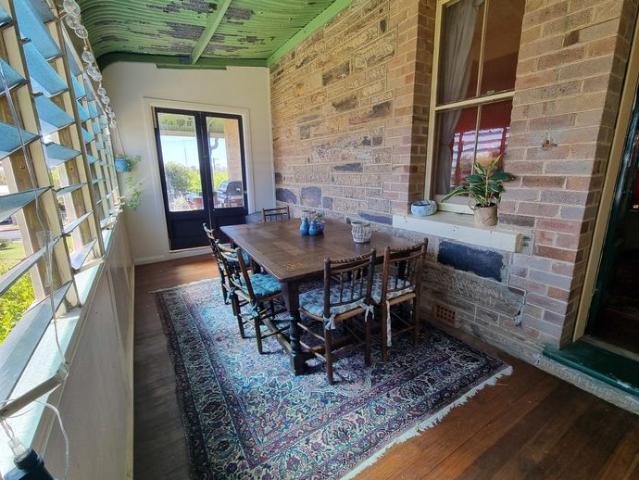 FULLY FURNISHED MAGNIFICENT MAYNE STREET