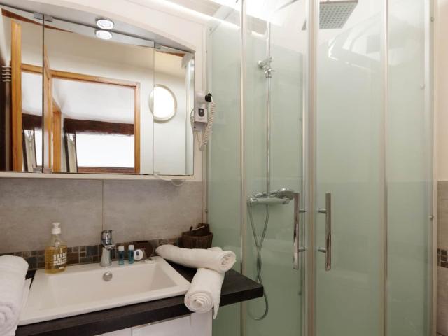 Magnificent, quiet apartment in Réformé Canebière, Marseille Amsterdam Apartments for Rent