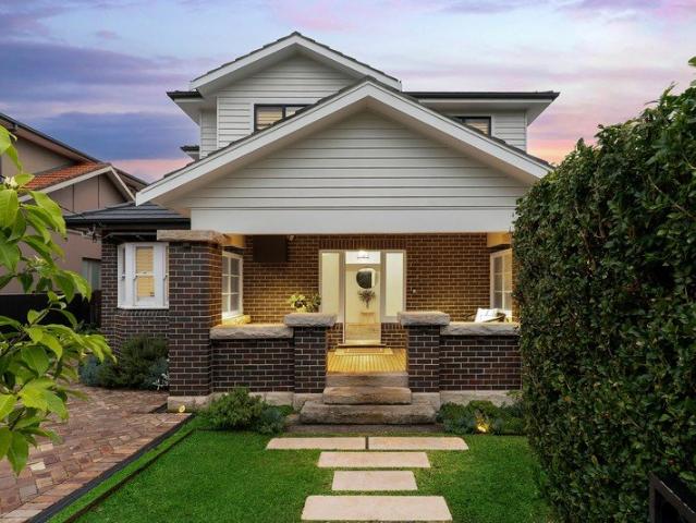 Magnificent recently renovated family entertainer