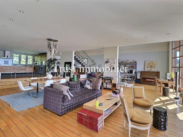 Magnificent spaces for this Villa for rent in Sergnou, Lens