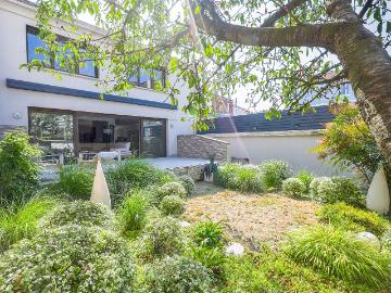 Magnifique maison 8 pièces avec terrasse et jardin