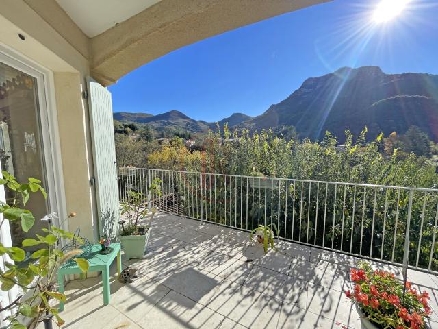 Magnifique maison T6 vue exceptionnelle sur 1500m2