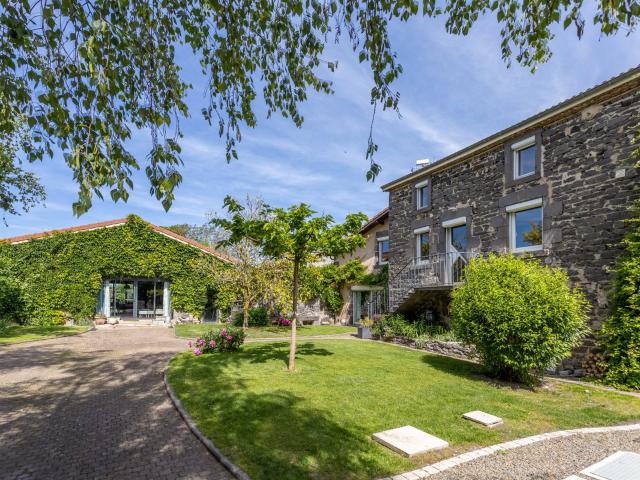 Magnifique maison ancienne rénovée 170m² Saint Beauzire