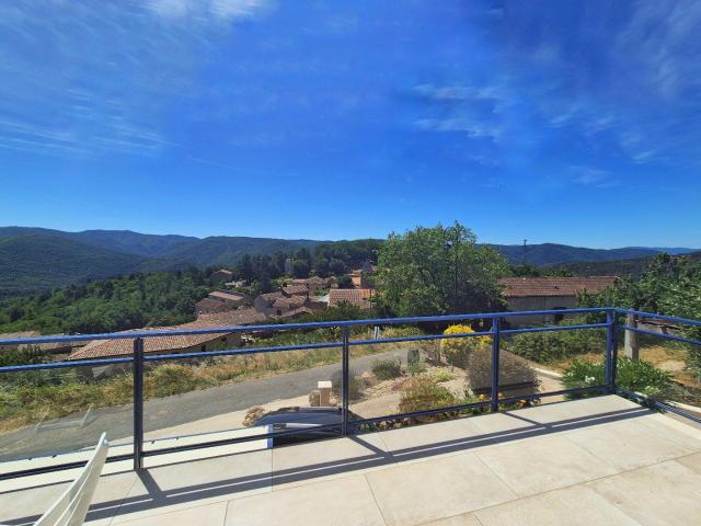 Magnifique maison avec dépendance, jacuzzi et vue panoramique près d'Olargues