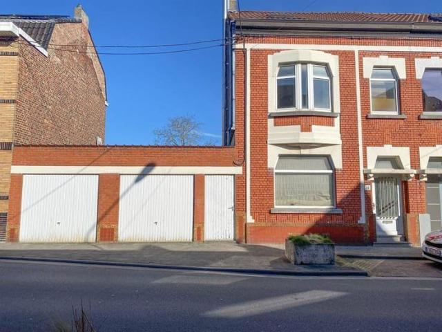 Magnifique maison avec jardin et garage