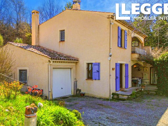 Magnifique maison avec 4 chambres et 4 salle d'eau attenantes, jardin et des vues splendides en Haute Provence