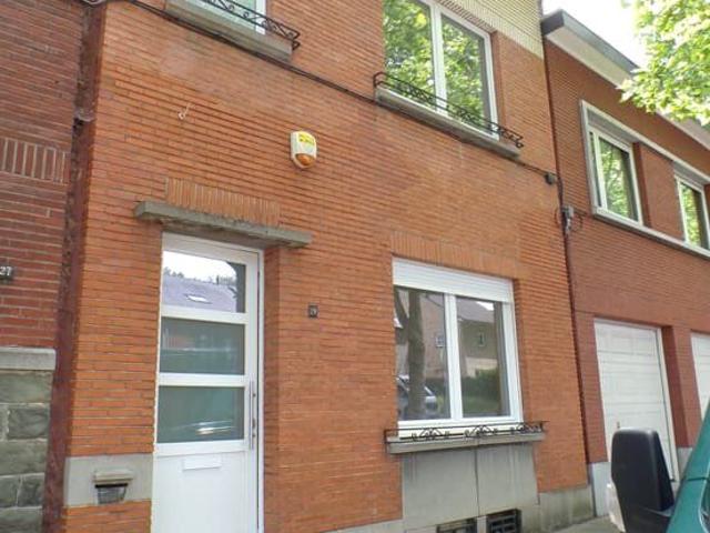 magnifique maison bel etage idealement située avec jardin