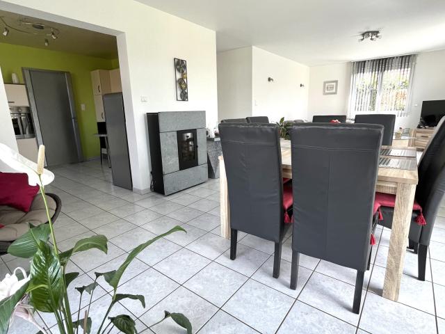Magnifique maison de 234 m2 à MAGNY VERNOIS 2 habitations, 5 chambres, bureau et double garage