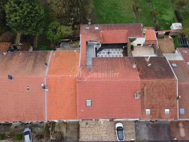Magnifique maison de 295 m² avec terrasse, cour, et garage sur un terrain de 31.95 ares à Servigny les sainte barbe F 57