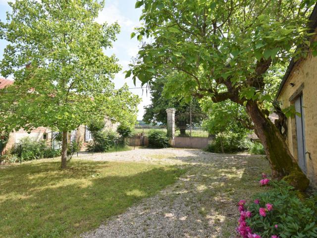 Magnifique maison de vigneron, son chai et son vignoble reno. 250m² Duravel