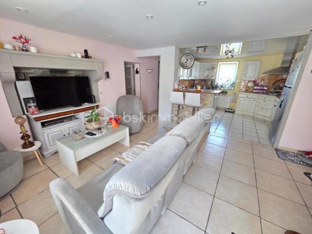 Magnifique Maison de village de 126m² avec double garage, piscine hors sol et dépendance à Germigny sur Loire