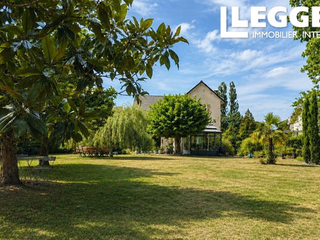 Magnifique maison de village de 4 chambres à Châlus, bien présentée, avec un jardin d’environ 2 600 m²