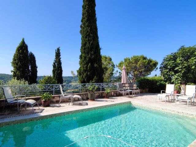 Magnifique maison de village rénovée avec goût, 166 m2 4 cha. 166m² Lauzerte