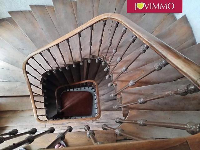 MAGNIFIQUE MAISON DE CARACTÈRE DANS VILLAGE MÉDIÉVAL