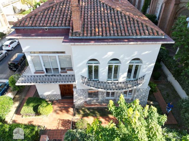 Magnifique Maison de Maître de Caractère 261 m2 Habitables 7. 261m² Perpignan