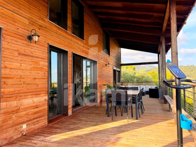 Magnifique maison d'architecte en bois de 144 m2 avec vue ex. 144m² Ollioules
