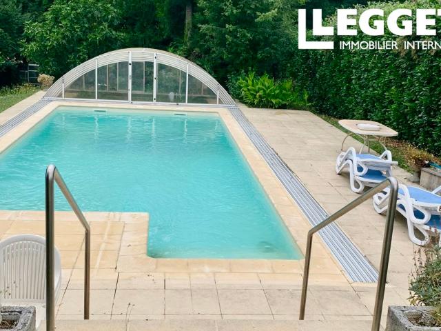 Magnifique maison en pierre avec piscine, à quelques minutes du centre de Jonzac