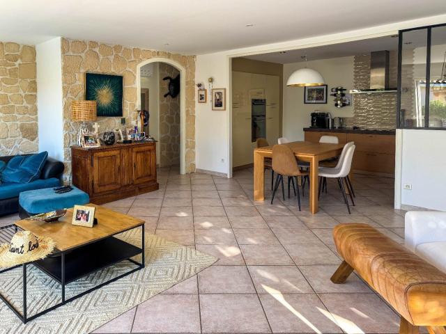 Magnifique maison familiale avec piscine et garage, au calme. 104m² Sète