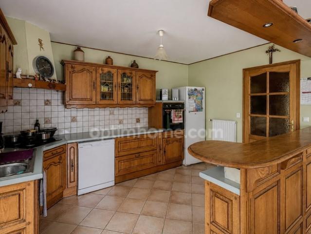 Magnifique maison familiale de 143 m² sur 3797 m² de terrain avec un espace boisé