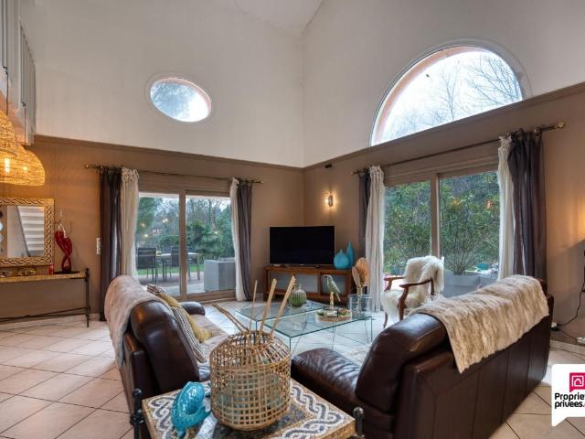 Magnifique maison familiale de 158 m2 + sous sol Terrain 2445 m2