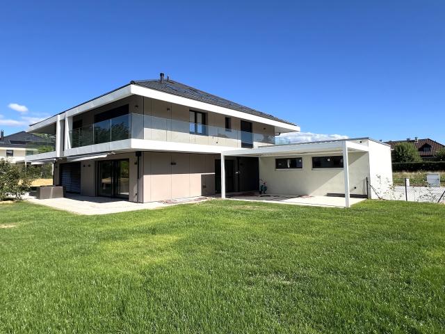 Magnifique maison jumelle neuve de 4.5 pièces avec grand jardin privatif