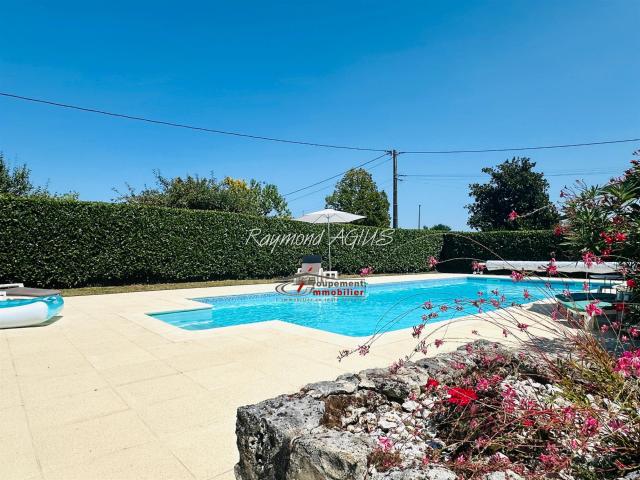 Magnifique maison périgourdine de 5 chambres avec vue impren. 159m² Vélines