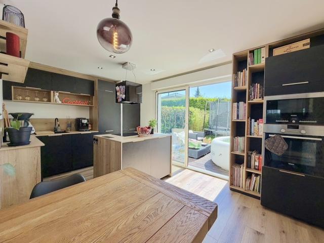 MAGNIFIQUE MAISON/APPARTEMENT DUPLEX DE 73M2 A NANGY AVEC GARAGE ET 2 PLACES DE PARKING