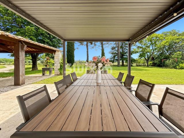 Magnifique mas de caractère avec parc arboré et piscine 348m² Sauzet