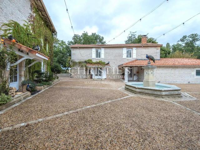 Magnifique moulin dans un cadre exceptionnel 540m² Angoulême