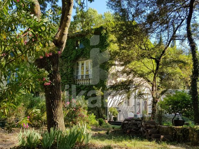 Magnifique moulin dans un parc 700m² Pezens