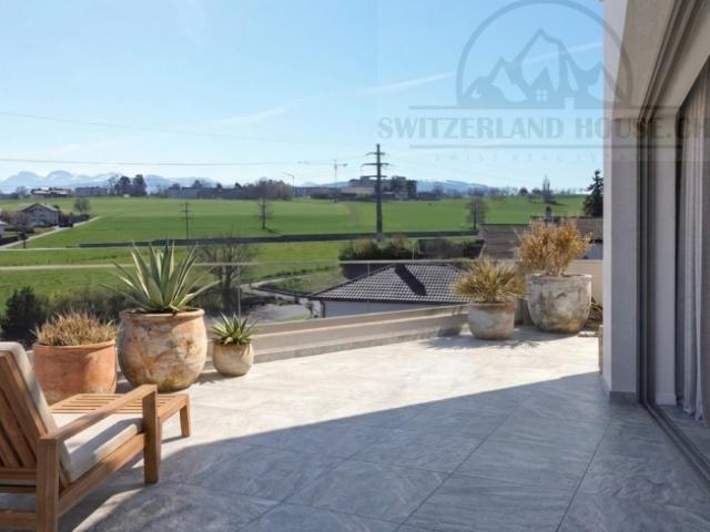 Magnifique attique 2,5 pcs avec grande terrasse avec vue à Givisiez