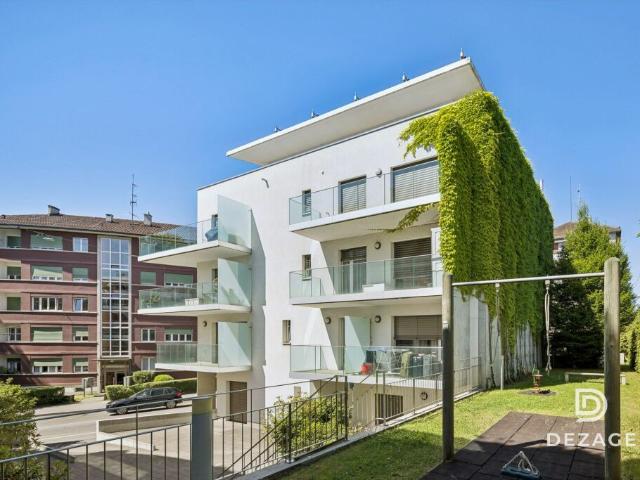 Magnifique attique duplex de 165 m² avec terrasse entre Lausanne et Pully, proche de toutes les commodités
