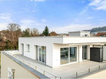 Magnifique attique meublé de 2,5 pièces avec terrasse de 65 m² à Avenches