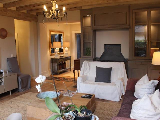 Magnifique appartement meublé avec jardin
