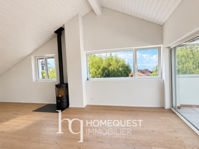 Magnifique appartement neuf, en attique avec vue lac