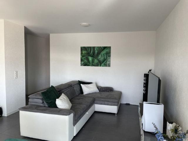 MAGNIFIQUE APPARTEMENT AVEC BALCON À 200M DU LAC
