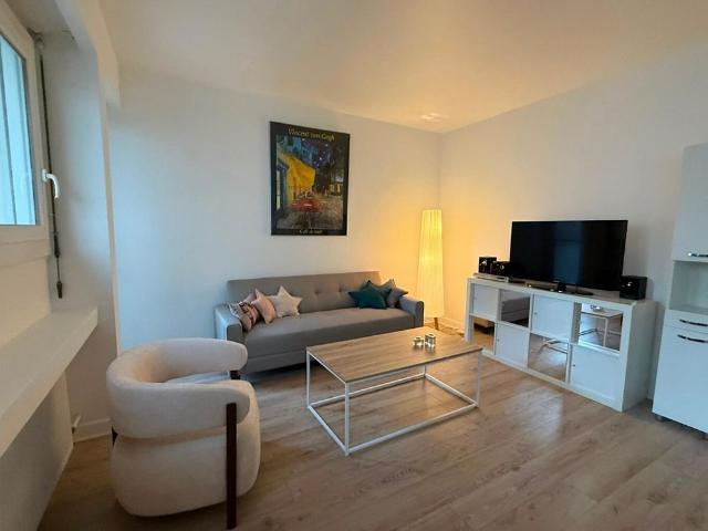 Magnifique appartement avec balcon refait à neuf dans une copropriété de grand standing Exelmans/ Porte D'Auteuil