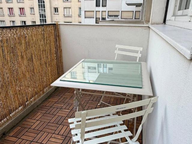 Magnifique appartement avec balcon refait à neuf dans une copropriété de grand standing Exelmans/ Porte D'Auteuil