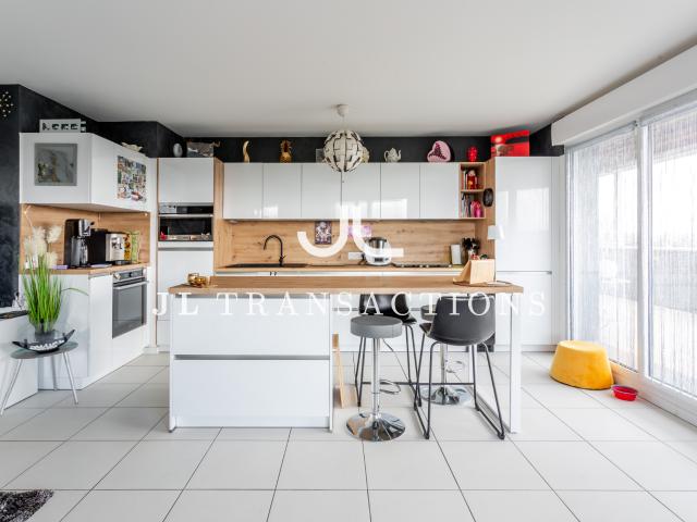 Magnifique appartement avec terrasse de 80 m2 et parkings