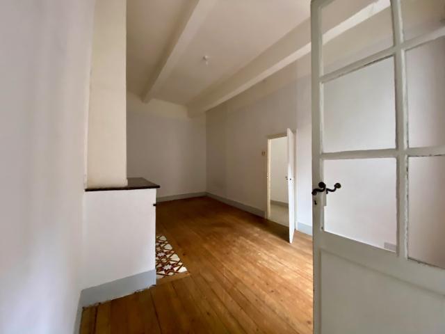 MAGNIFIQUE APPARTEMENT BOURGEOIS !