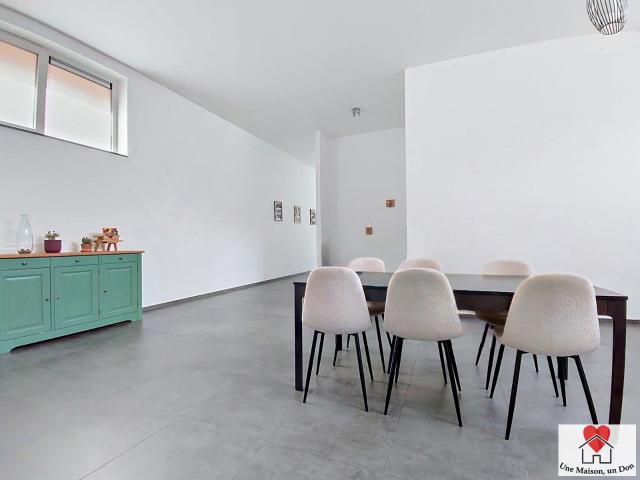 Magnifique appartement de type loft, 2 chambres et jardin