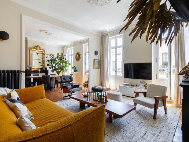 Magnifique Appartement de 113M2 au 1er atega avec ascenseur, balcon et parking