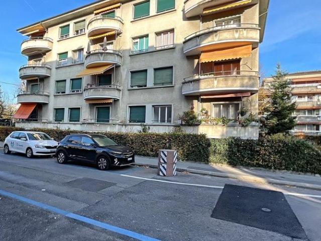 Magnifique appartement de 3,5 pièces entièrement rénové et idéalement situé dans la ville de Prilly