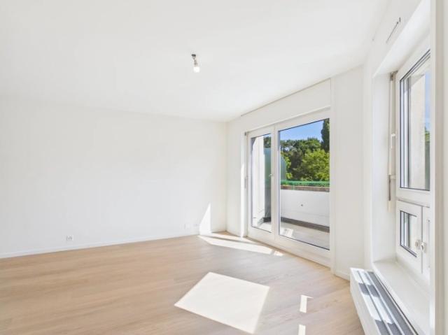 Magnifique appartement de 3 pièces, lumineux, à deux pas du parc La Grange et de la gare des Eaux Vives Comptoir Immobilier
