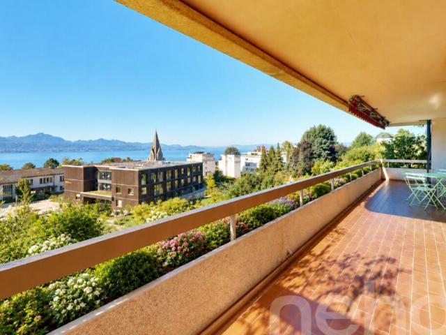 Magnifique appartement de 4,5 pièces avec vue panoramique sur le lac