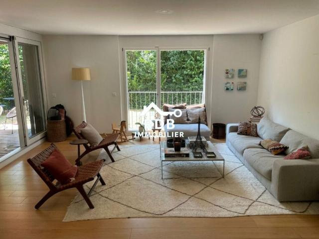 Magnifique appartement de 4 pièces au rez de chaussée situé à Genève 1208