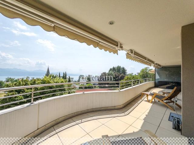Magnifique appartement de 5.5 pièces avec vue lac!