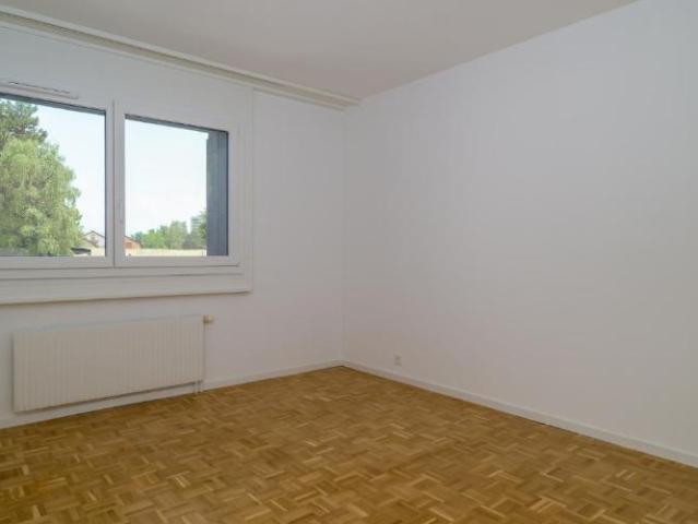 Magnifique appartement de 5.5 pièces entièrement rénové à deux pas du métro